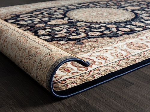 Vloerkleed Dubai Deluxe 56253 Blauw – Laagpolig en Dicht Geweven – sfeerimpressie in de slaapkamer