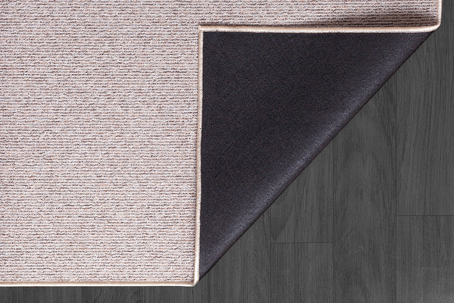 Vloerkleed Mix Art Beige – Abstracte Vlakken in Zachte Zandtinten – sfeerimpressie in de woonkamer