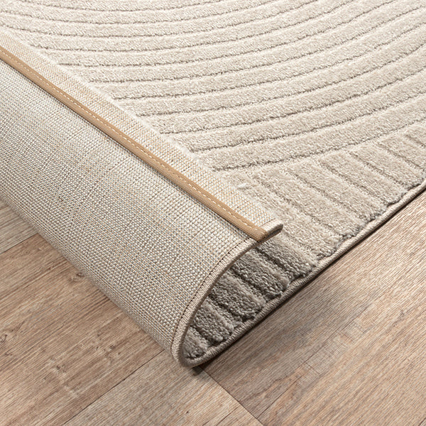 Vloerkleed Elio 2251 Beige – Geweven laagpolig met 14 mm pool – sfeerimpressie in de eetkamer