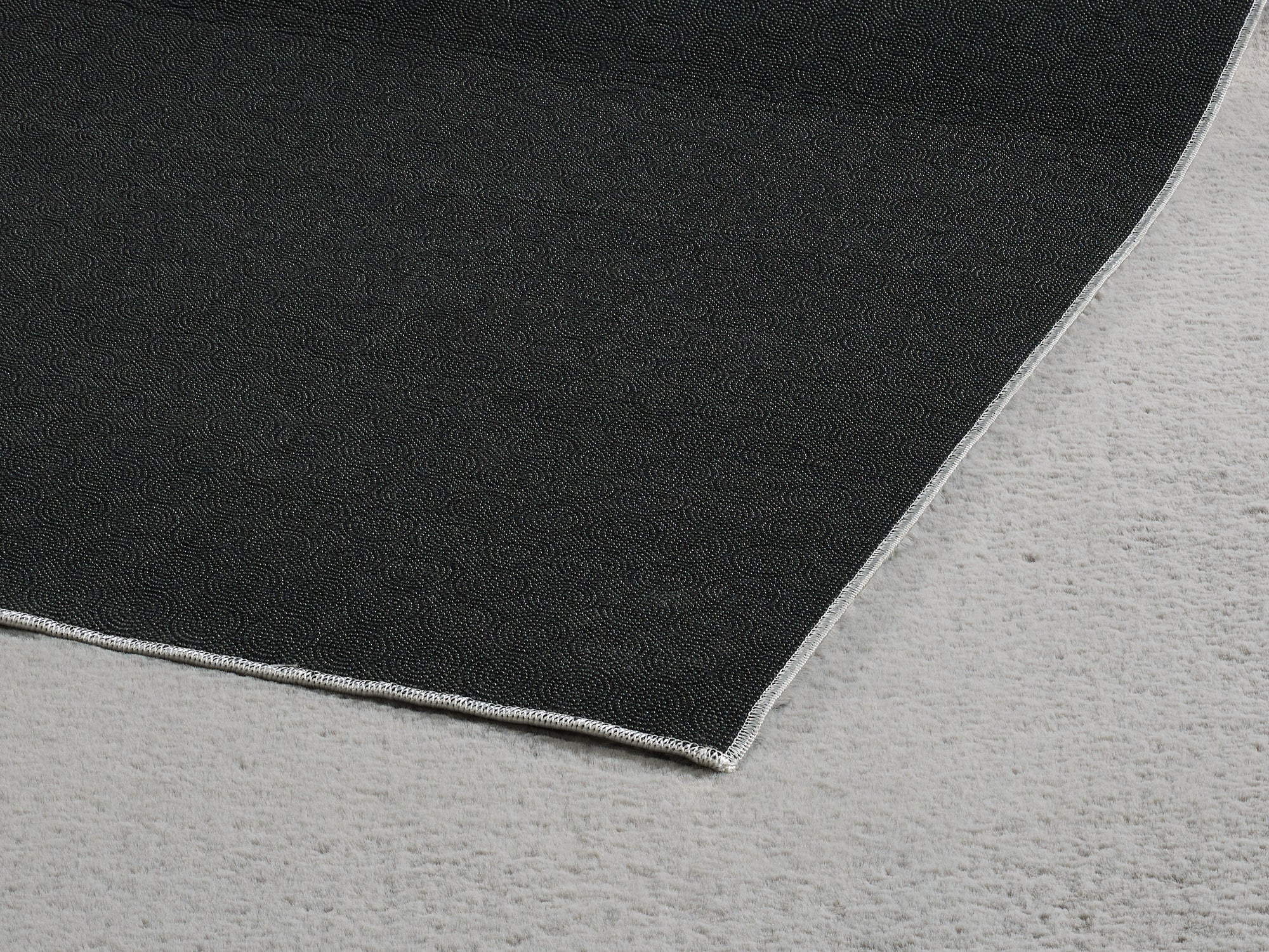 Vloerkleed Cozy Grijs – Neutraal laagpolig kleed met vlakke pool – detail van de pool