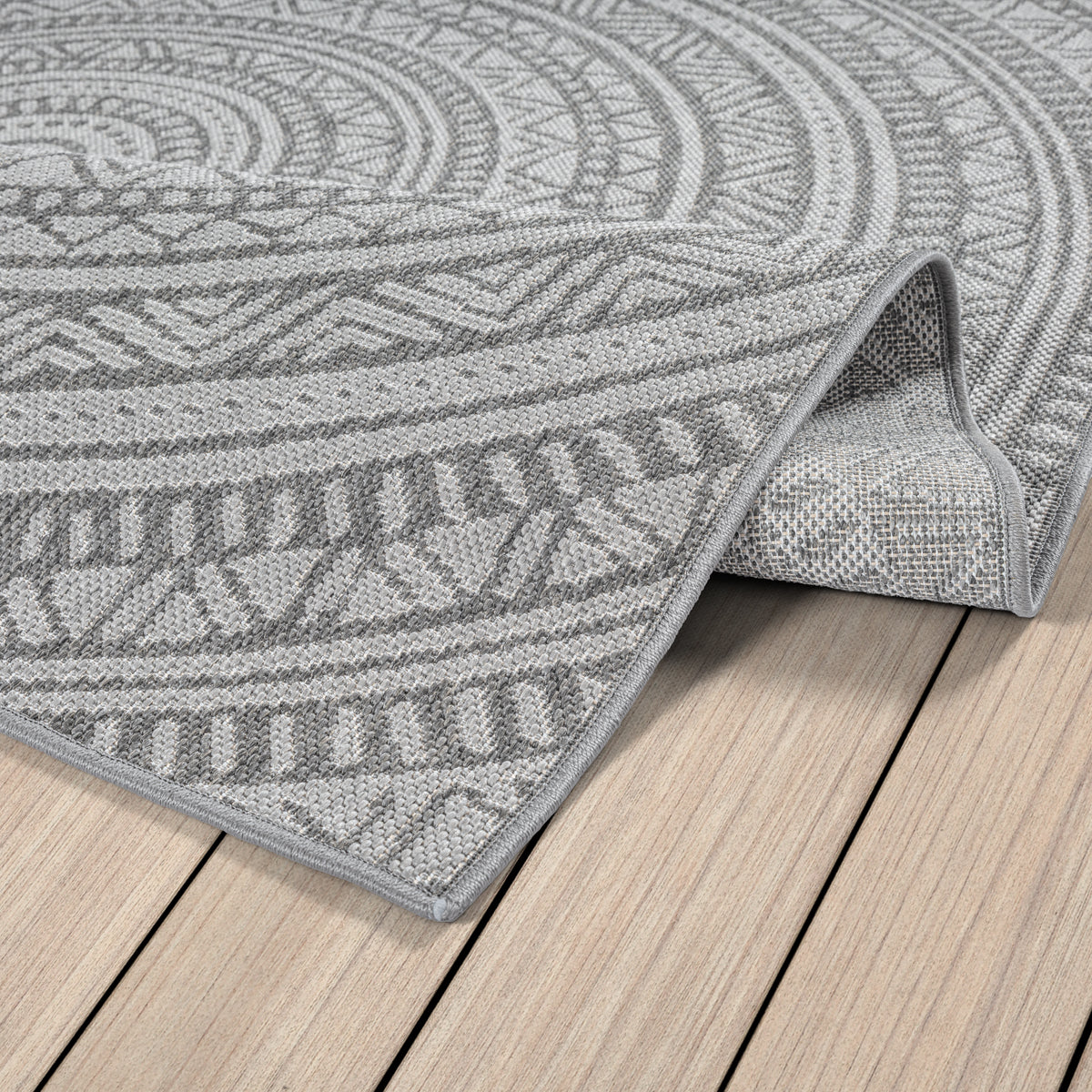 Vloerkleed Maestro Antraciet – Buitenkleed in Rechthoek en Rond – detail van de pool