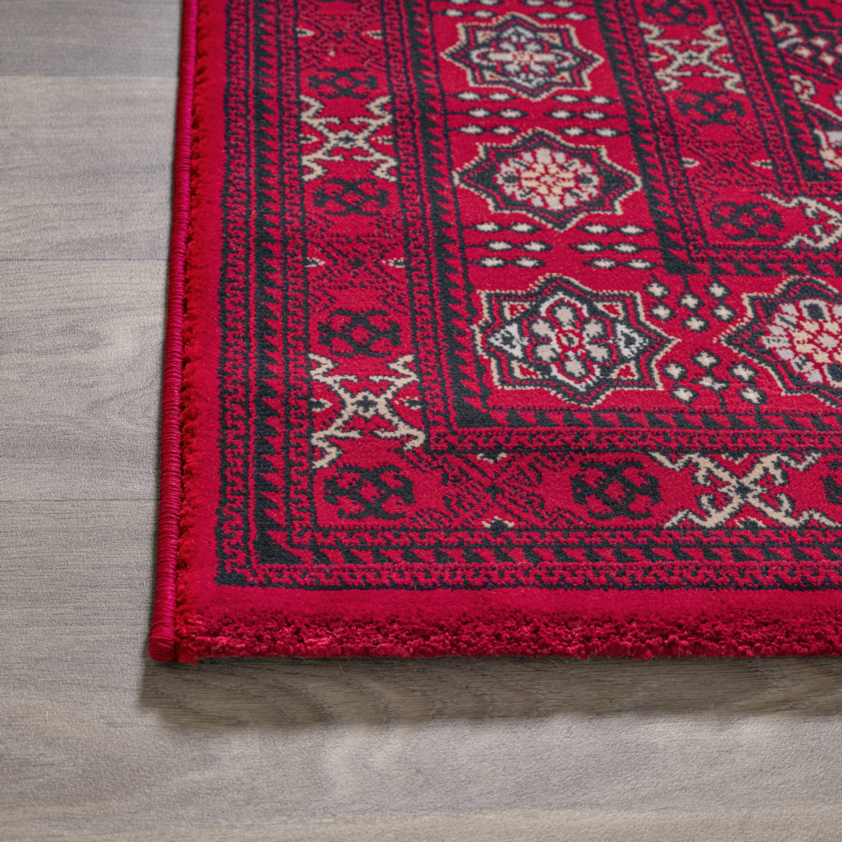 Vloerkleed Dubai Deluxe 56286 Rood – Dicht Geweven Laagpolig Kleed – sfeerimpressie in de hal