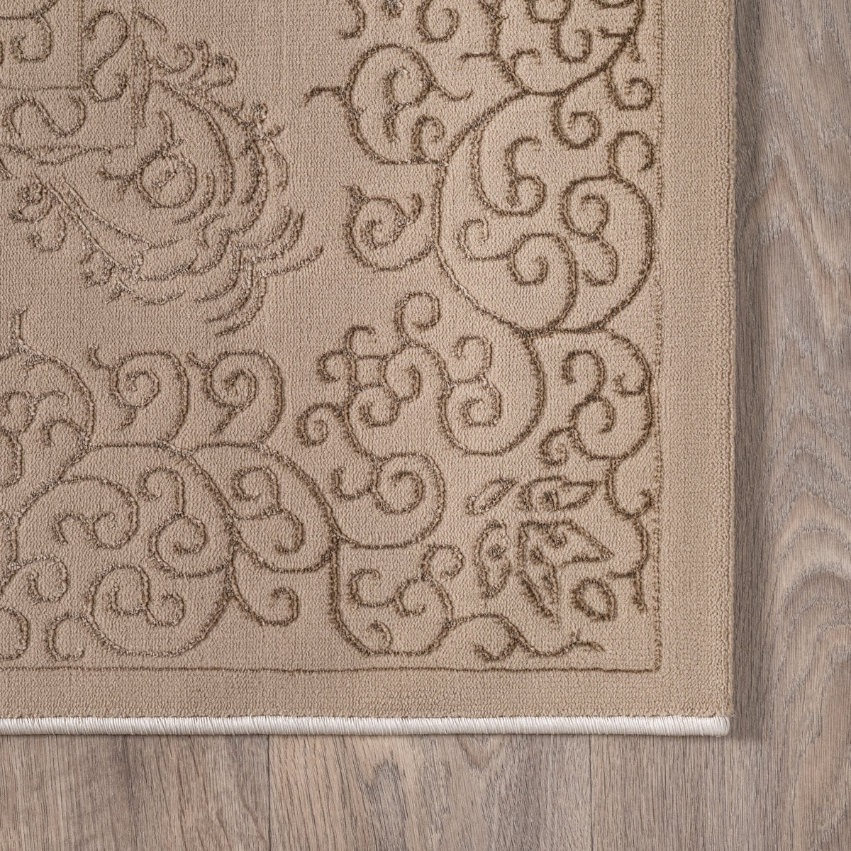 Vloerkleed Studio Donkerbeige – Oosters Dessin met Diepe Toon – sfeerimpressie in de woonkamer