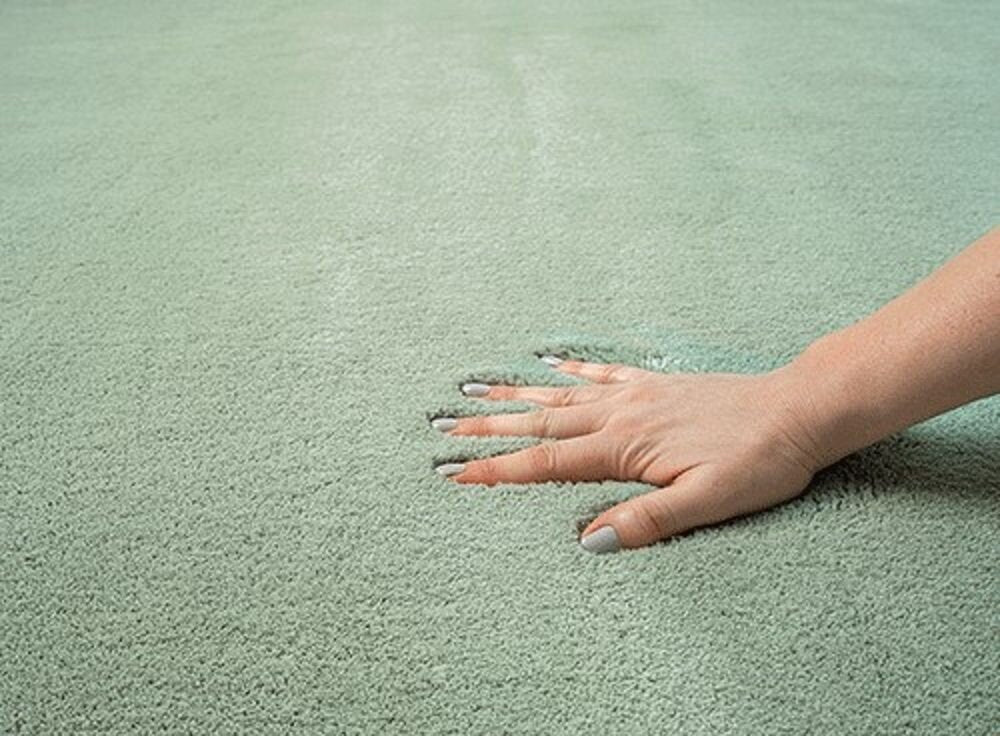 Karpet24 Loft – Luxe, Fluweelzacht Effen Vloerkleed in Mintgroen, Modern & Stijlvol — hoek
