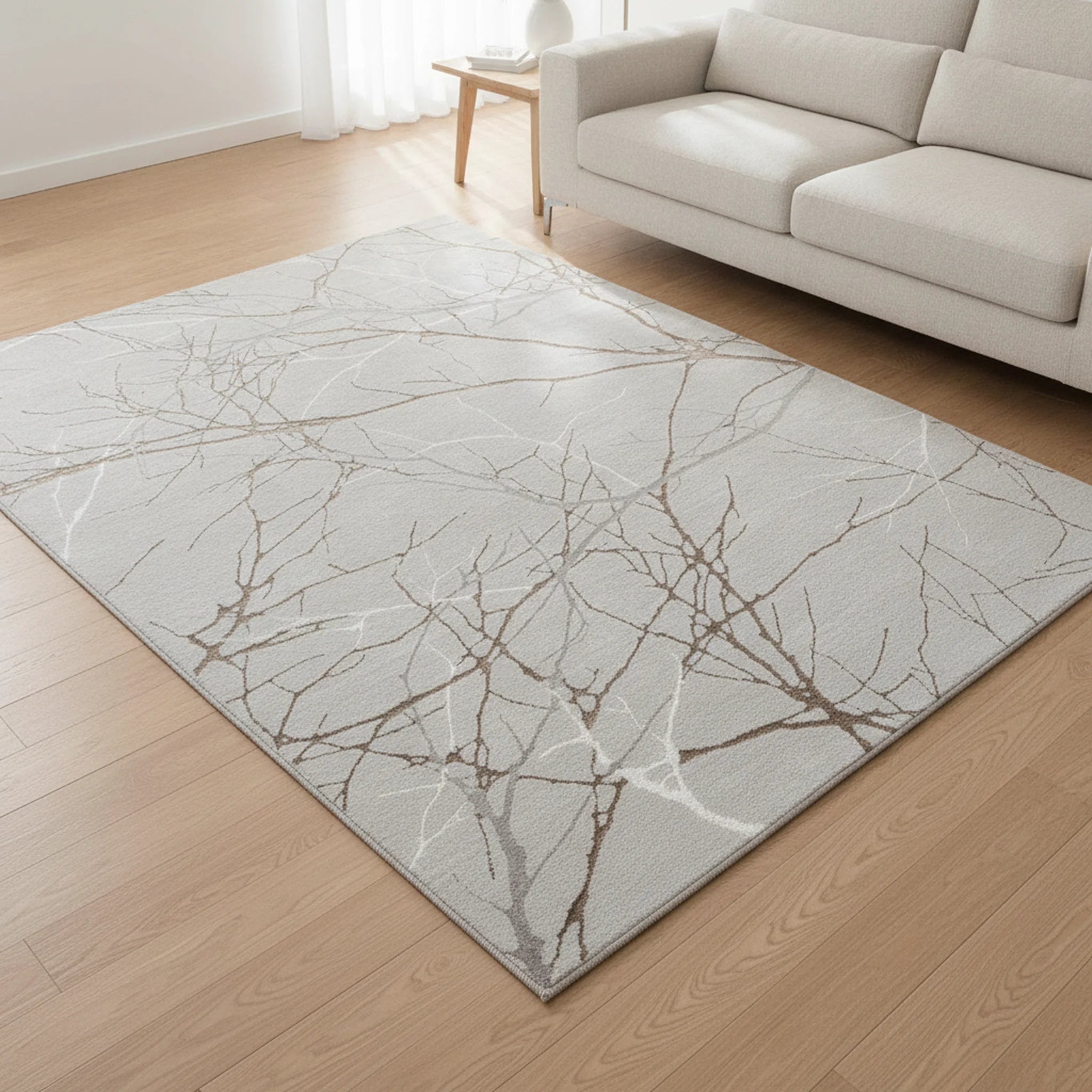 Karpet24 Modern Vloerkleed Creation - Laagpolig Tapijt met Stijlvol Takkenontwerp in Grijs en Crème - Sfeerbeeld