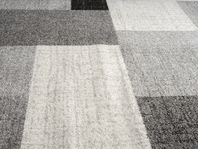Modern Blokdesign Laagpolig Vloerkleed – Stijlvol, Warm & Tijdloos voor Elk Interieur Grijs — sfeerbeeld interieur