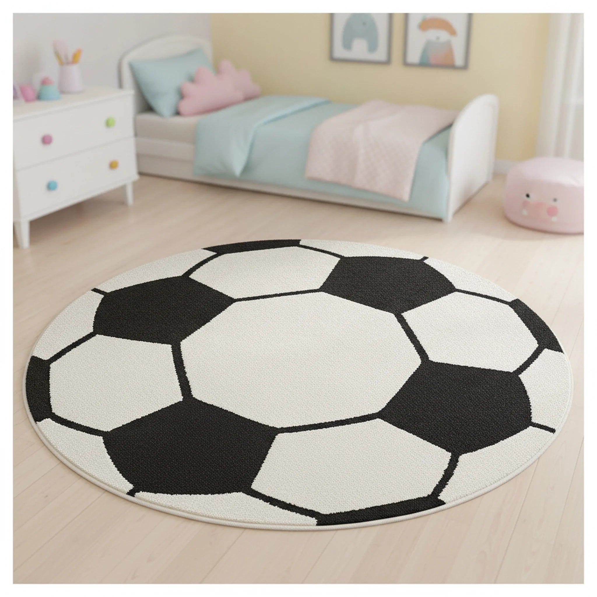 Rond Voetbal Vloerkleed – Stoer Kinderkamer Kleed – Zwart Wit – Zacht & Speels Design - Sfeerbeeld