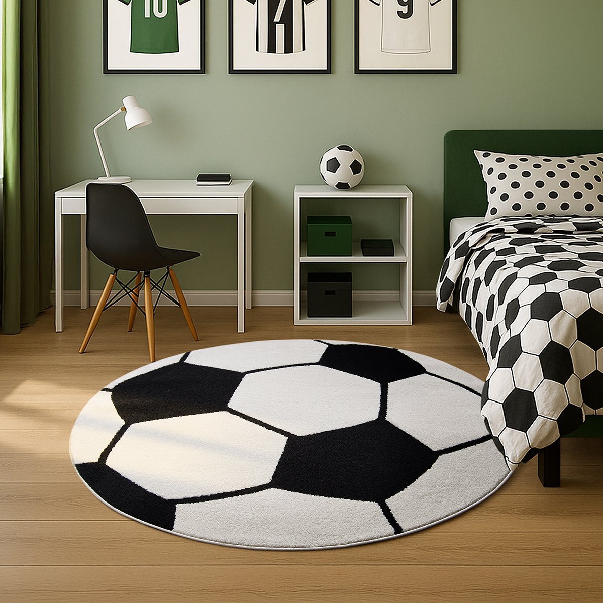 Rond Voetbal Vloerkleed – Stoer Kinderkamer Kleed – Zwart Wit – Zacht & Speels Design — sfeerbeeld in interieur