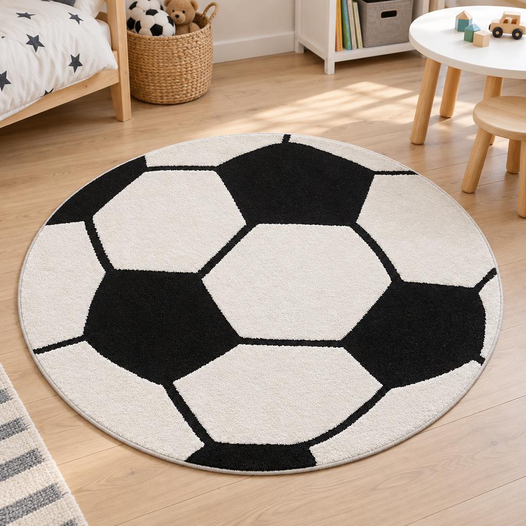 Rond kindervloerkleed Eclipse Kids 54038 met zwart-wit voetbalmotief – sfeerimpressie in de kinderkamer