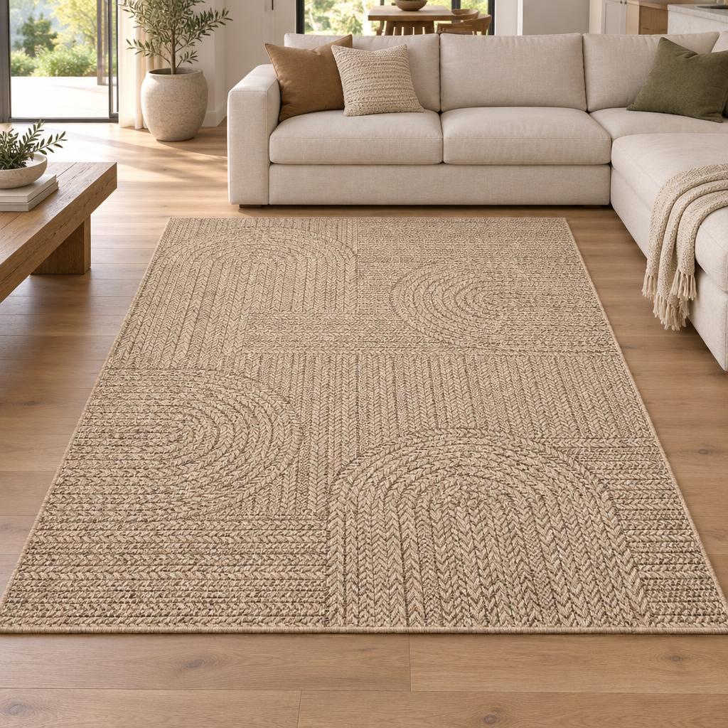 Vloerkleed Kenzy 5006 Naturel in gevlochten jutelook met bogen en halve cirkels in zandtinten, voor een hoekbank – sfeerimpressie in de woonkamer