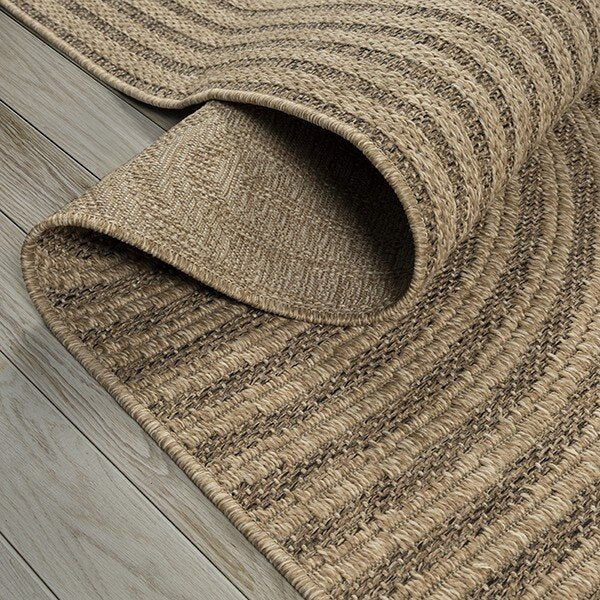 Vloerkleed Kenzy – Geschikt voor Binnen en Buiten – Natuurlijk Lijnpatroon – Beige Bruin — sfeerbeeld in interieur