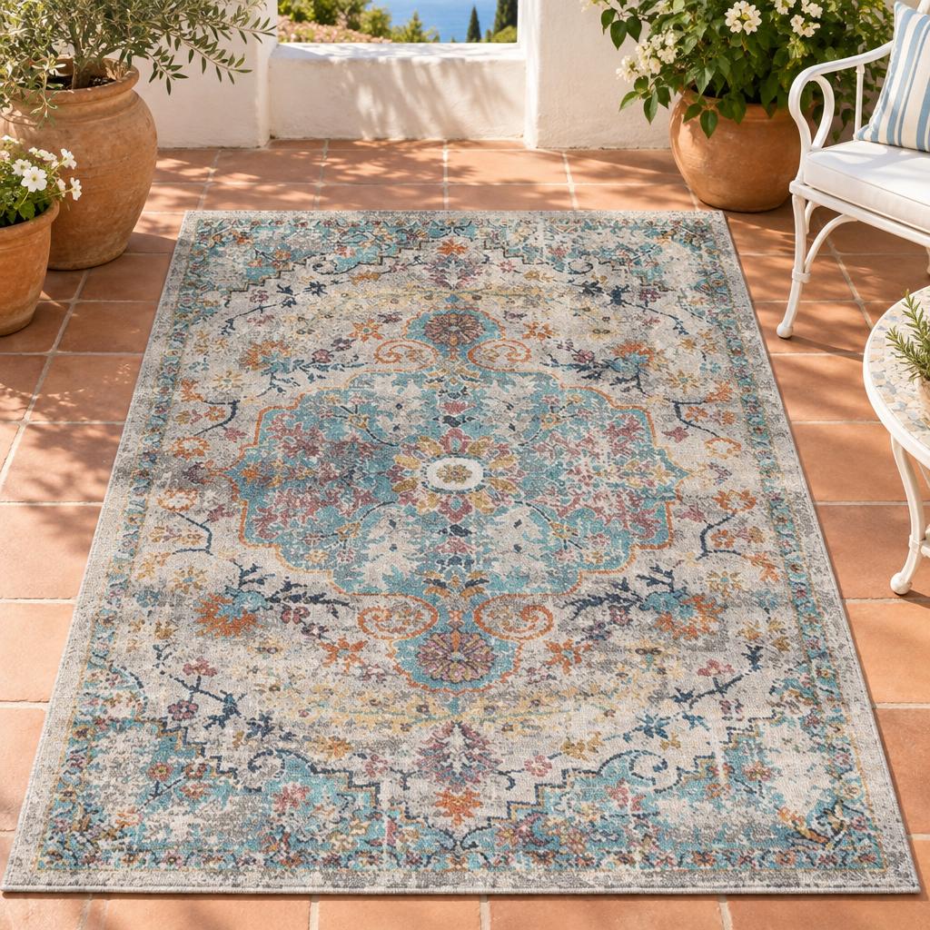 Vloerkleed Salsa Multicolour met medaillon – sfeerimpressie op het terras