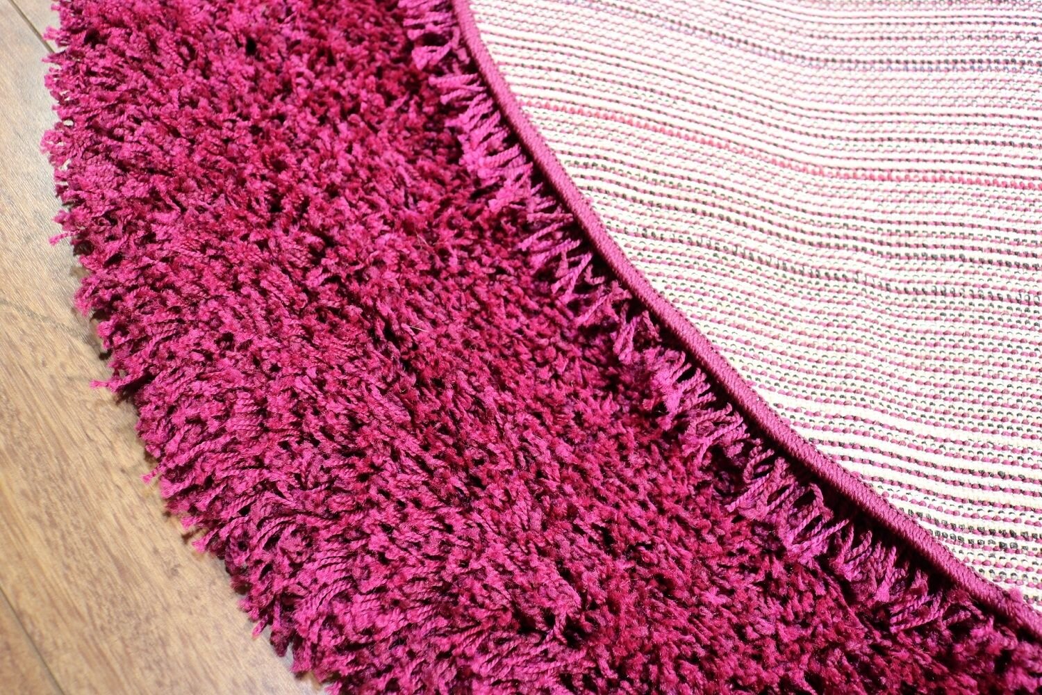 Vloerkleed Shaggy Plus 957 Purple — sfeerbeeld in interieur